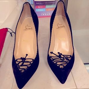 Beautiful black Scalopump Louboutin size 39